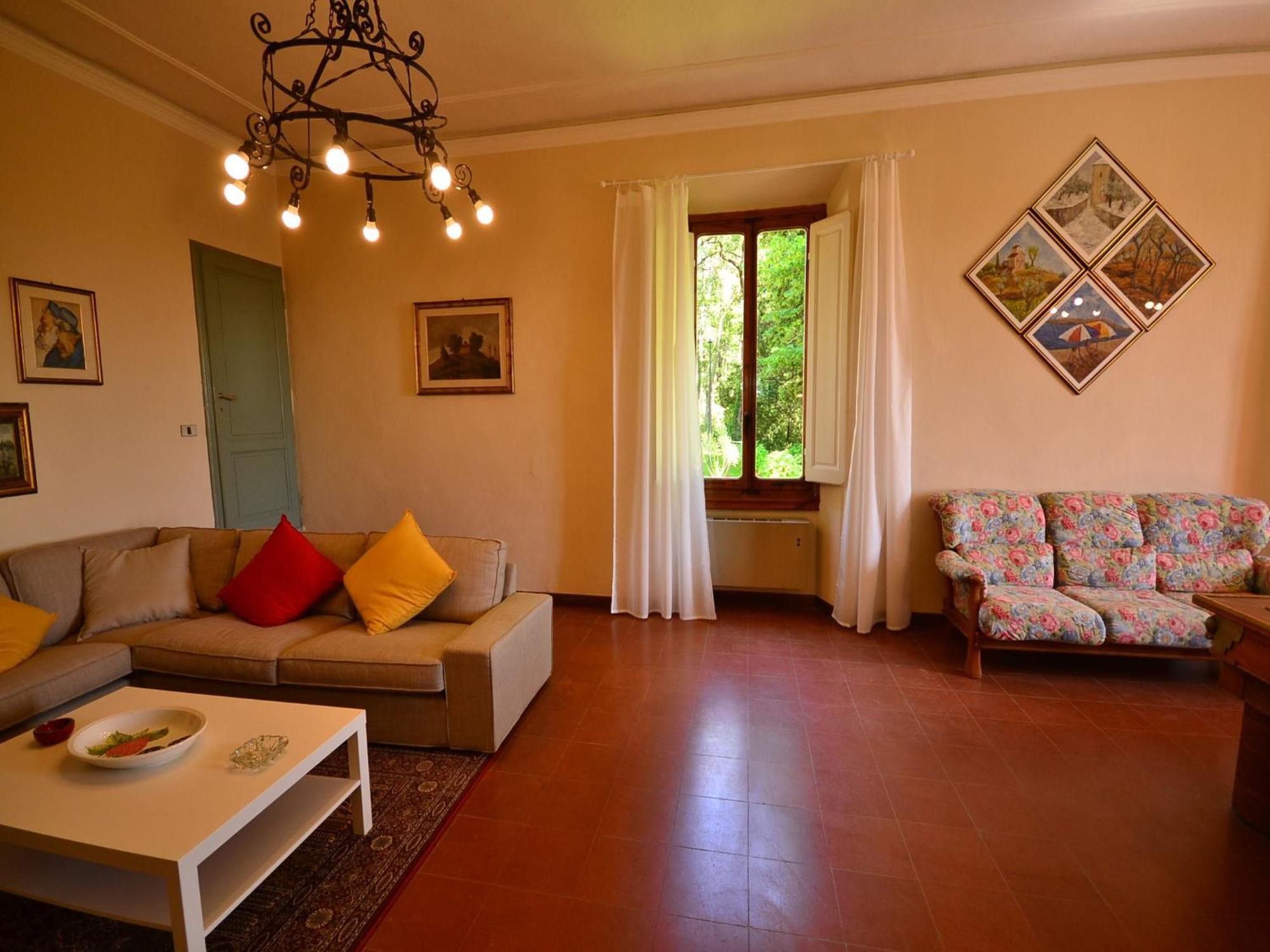 Lovely Holiday Home In Montefiridolfi With Hill View Exteriör bild
