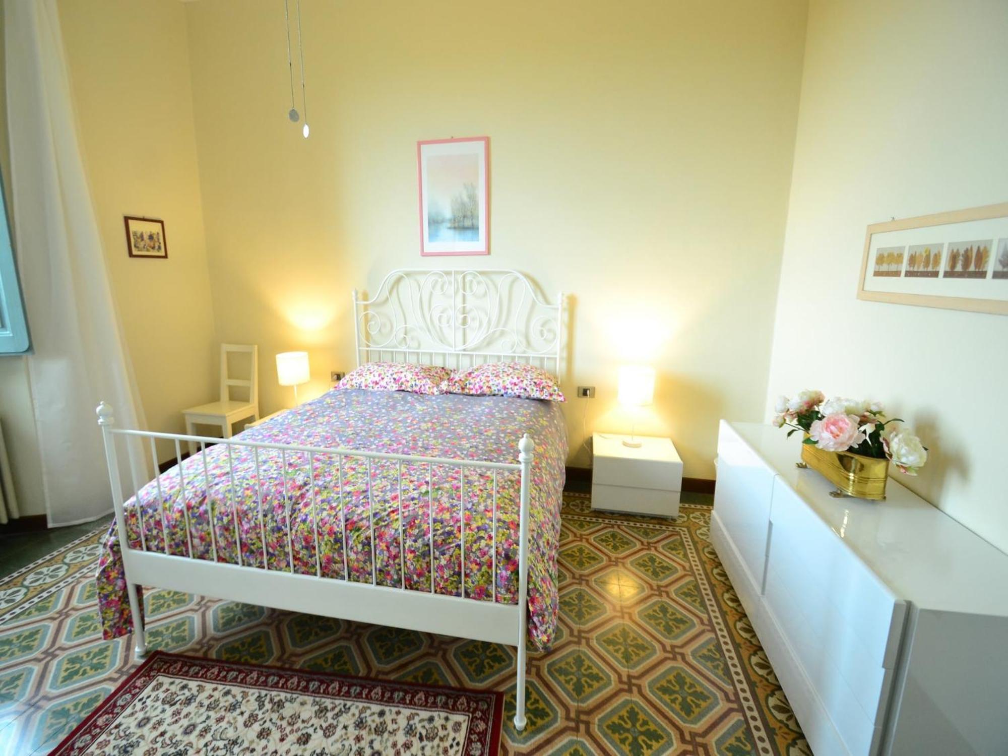 Lovely Holiday Home In Montefiridolfi With Hill View Exteriör bild