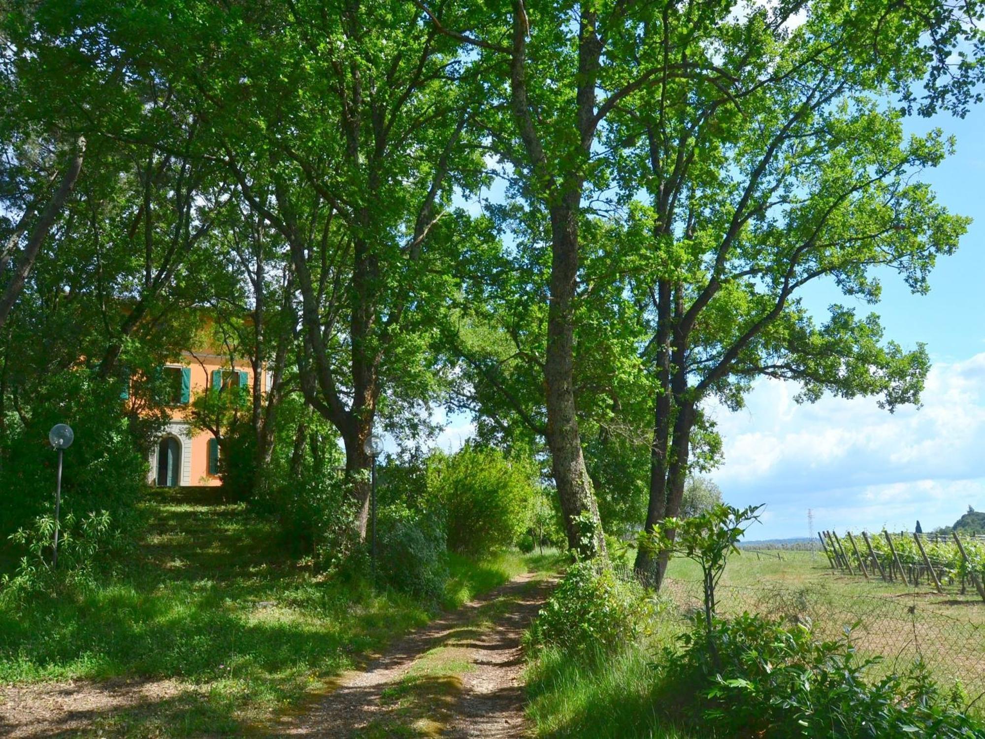 Lovely Holiday Home In Montefiridolfi With Hill View Exteriör bild