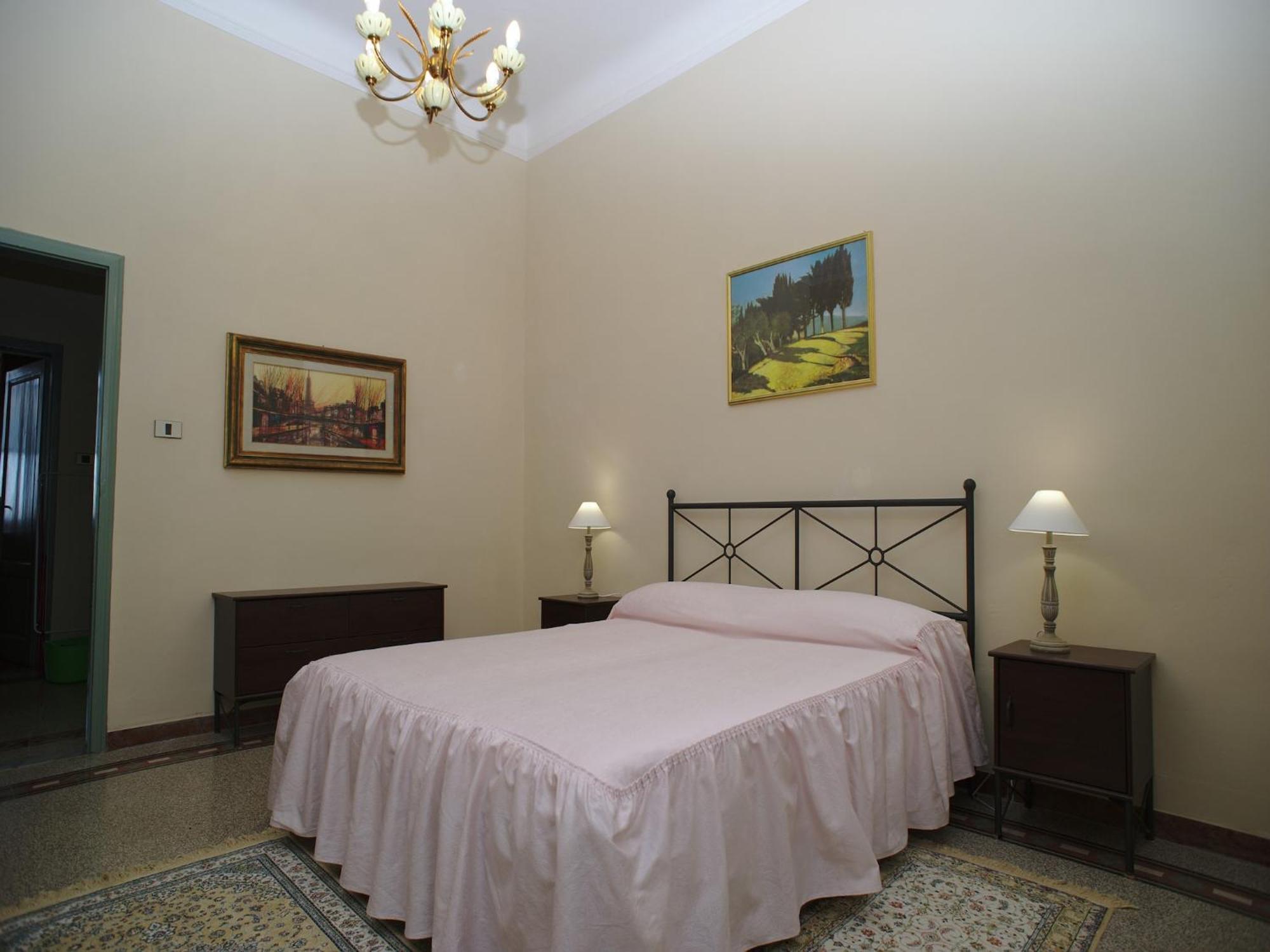 Lovely Holiday Home In Montefiridolfi With Hill View Exteriör bild