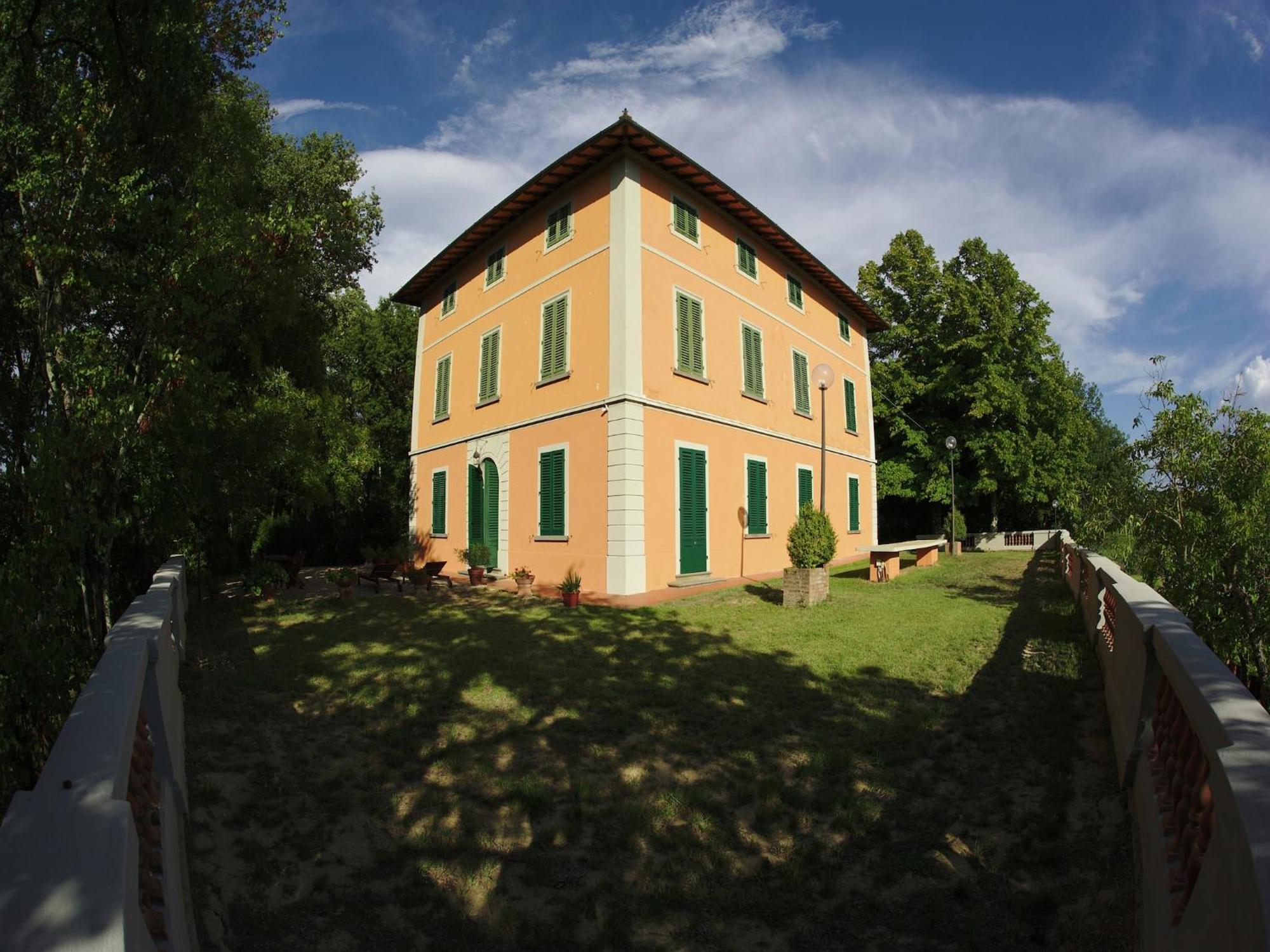 Lovely Holiday Home In Montefiridolfi With Hill View Exteriör bild