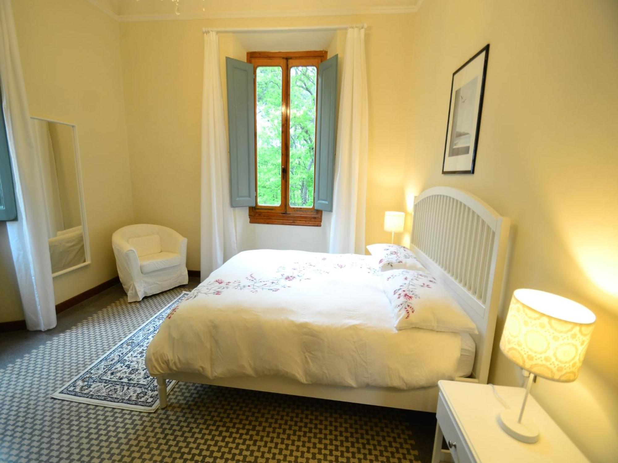 Lovely Holiday Home In Montefiridolfi With Hill View Exteriör bild