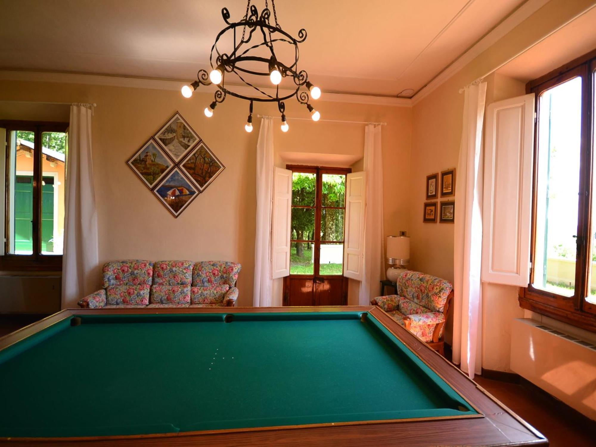 Lovely Holiday Home In Montefiridolfi With Hill View Exteriör bild