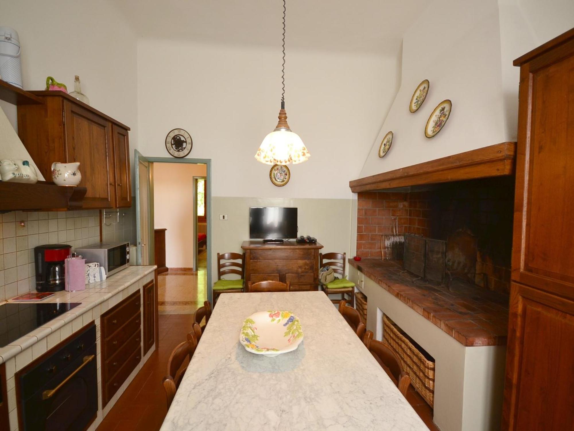 Lovely Holiday Home In Montefiridolfi With Hill View Exteriör bild