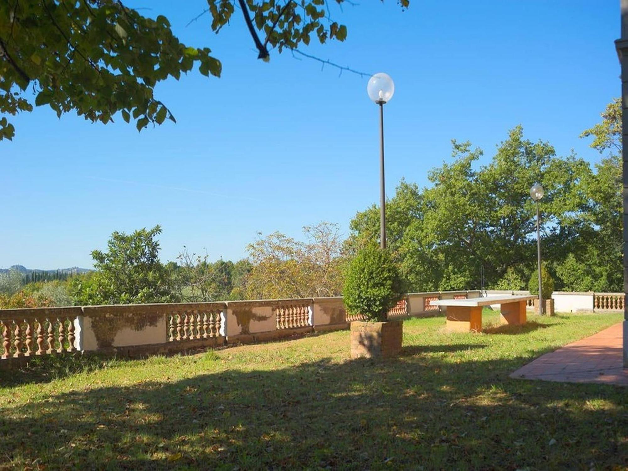 Lovely Holiday Home In Montefiridolfi With Hill View Exteriör bild